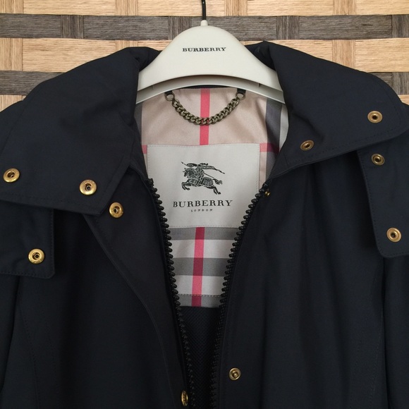 Burberry Jackets & Blazers - Burberry Black Carminton Trench Coat Authentic 2R